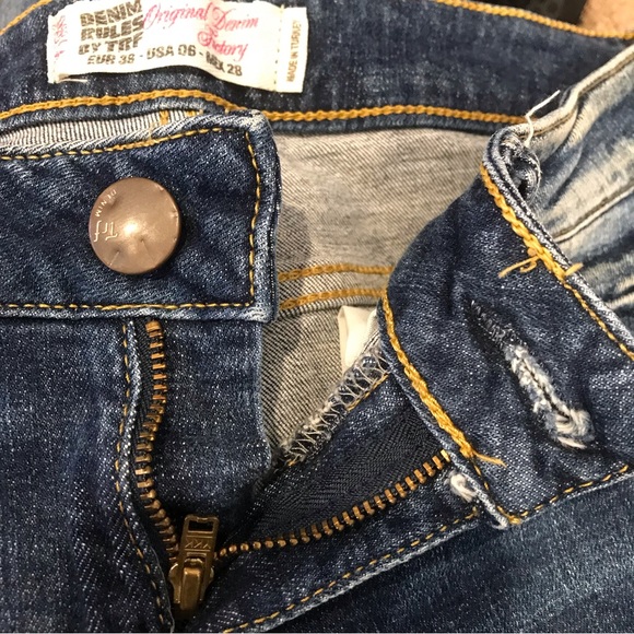 Ladies distressed low-rise jeans - Picture 7 of 9